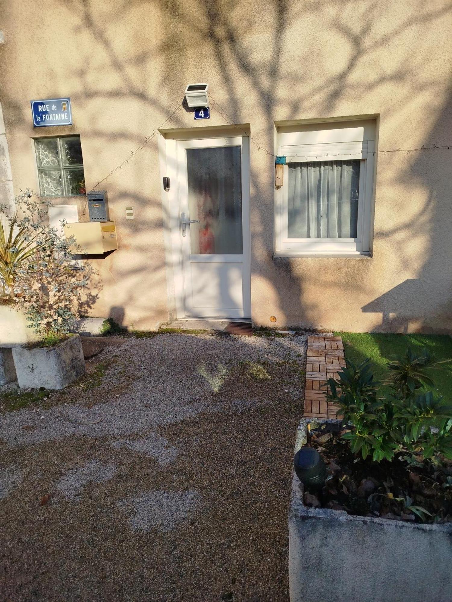 Maison De Village Appartement Rdc Avec Terrasse Gy ภายนอก รูปภาพ